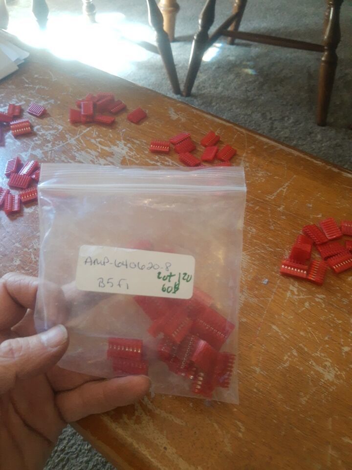 NEW Lot of 120 FEED THRU (W/O TAB) 8 Pin Red tin 22 AWG Connector # AMP ... - $45.59