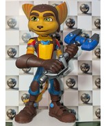 Ratchet &amp; Clank 27CM TALL FIGURE.....HAND PAINTED.....-
show original ti... - $4,076.31 MXN