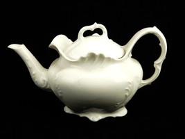 Vintage White Porcelain Teapot w/Lid, Ruffled Rim, Scalloped Base, Vine Pattern - £19.54 GBP