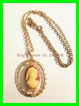 Beautiful Vintage Gold Tone Cameo Necklace With 24&quot; Chain - £19.78 GBP