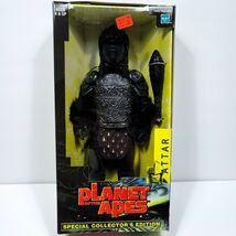 Planet of the Apes Action Figure Attar Collector&#39;s Edition 12&quot; 2001 Hasb... - $517.71 MXN