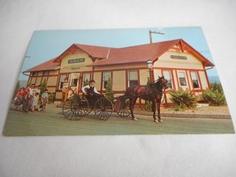 Vintage Postcard Amish buggy Strasburg Railroad Pennsylvania people - $66.96 MXN