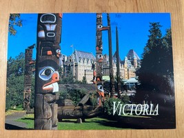 Vintage Postcard, Empress Hotel, Thunderbird Park, Victoria, BC Canada - £3.79 GBP