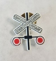 Vintage Collectible Pin: Operation Lifesaver Grade Crossing Safety White Plastic - £4.14 GBP