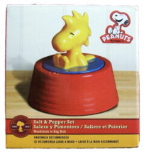 Peanuts Salt &amp; Pepper Set Woodstock in Red Dog Dish - €11,81 EUR