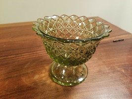 Beautiful Vintage Green Depression Glass Pedistal Candy Dish - £7.71 GBP