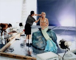 Traci Lords wears mermaid outfit on set getting make-up 8x10 photo - £7.59 GBP