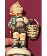 Old Vintage Goebel Hummel Figurine Statue Merry Wanderer 7/1 W German Ge... - $680.66 MXN