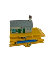 1998 Tomy Thomas The Train Stop Go Platform Flying Harold Station Not Working - £11.74 GBP
