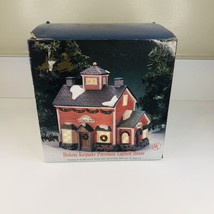 DICKENS KEEPSAKE PORCELAIN LIGHTED HOUSE SANTA&#39;S ANTIQUE SHOP NEW IN BOX - $23.38