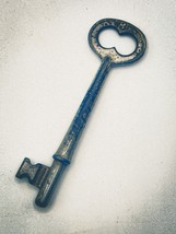 Antique Brass Skeleton Key 3&quot; ,  Bow marked 3 &amp; 5 on reverse and V or Y on Bit - £10.03 GBP