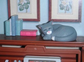 Fisher Price Loving Family Dollhouse Gray Sleeping Kitty Cat Very Rare to Find! - £6.32 GBP