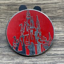 Disney Park Icons Collection 2011 Red Cinderella Castle Trading Pin - €4,24 EUR