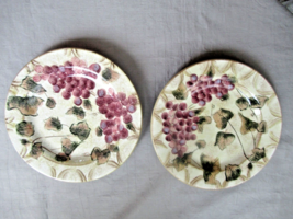 Oneida set of 2  Veneto hand painted salad plates purple grapes 8-1/2&quot; - £15.35 GBP