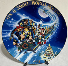Walt Disney Small World Tale of a Flyer Christmas Holiday Plate 1994 With Stand - £27.06 GBP