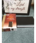 NIV LIFE APPLICATION STUDY BIBLE PERSONAL SIZE BLACK LEATHER RED LETTER ... - €40,60 EUR NIV LIFE APPLICATION STUDY BIBLE PERSONAL SIZE BLACK LEATHER RED LETTER ... - €40,60 EUR