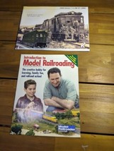 Set Of (2) Vintage Railroad Lionel Catalogs - £15.85 GBP
