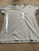 Gildan Women&#39;s Heavy Cotton V-Neck T-Shirt Size XL, Gray - £9.66 GBP