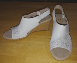 COLLECTION BY CLARKS  &quot;LAFLY JOY&quot; LADIES CORK 3&quot; WEDGE SANDAL-10M-WORN O... - $20.57