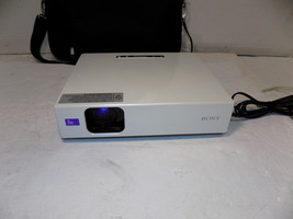 Sony VPL-CX76 2500 Lumens Portable Multimedia Data Projector W/ Case - £193.55 GBP