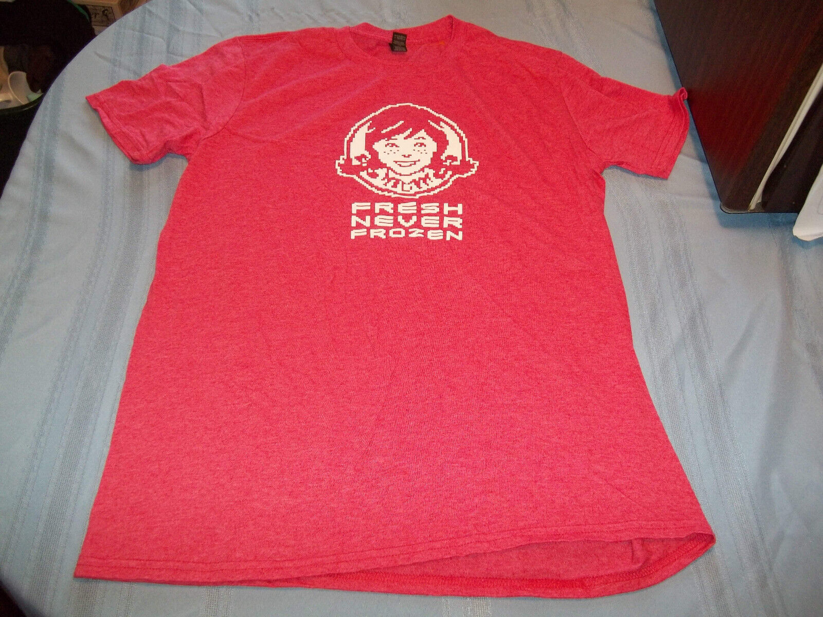 Primary image for Wendy's Fast Food Fresh Never Frozen 8 Bit T-Shirt Size L