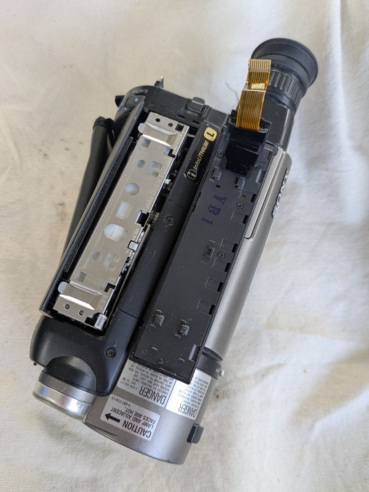 Sony Handycal CCD-TRV36 Vidéo Hi8 Caméscope Transfert Pièces Réparation C32 :0 0 Item image 9