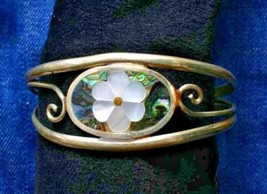 Elegant Inlaid Iridescent Shell Flower Cuff Bracelet 1970s vintage - £11.92 GBP