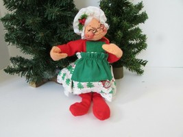 Holiday Annalee Mobilitee 1987/63 Mrs Claus Eyes Mouth Closed Green Apron 6.75&quot; - £10.23 GBP