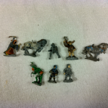 Vintage lead figures 8 pieces, 1&#39; and 1 1/2&quot;, some painted - £16.02 GBP