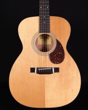 Eastman E6OM Acoustic with Case, Natural Thermo Cured - B Stock - £853.61 GBP