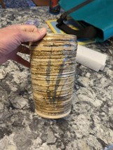 beautiful signed 8.5&quot; hand thrown pottery vase, incredible glaze - $753.84 MXN