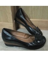Miz Mooz Womens 6.5 Black Leather Button Wedge Shoe F1 - $51.12 CAD
