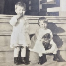 Children on Porch Dog Old Original Photo BW Vintage Photograph snapshot - £7.84 GBP