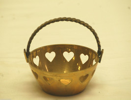 Vintage Brass Basket w Heart Shaped Pattern Design Country Mantel Decor ~ 3-1/2&quot; - £7.93 GBP