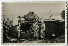 German WWII Photo Wehrmacht Soldiers &amp; French Char B-1 Tank 01119 - $14.99