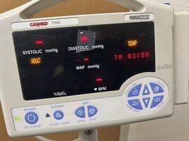 CASMED 740 SPO2 Patient Monitor ***Needs New Battery - $89.08