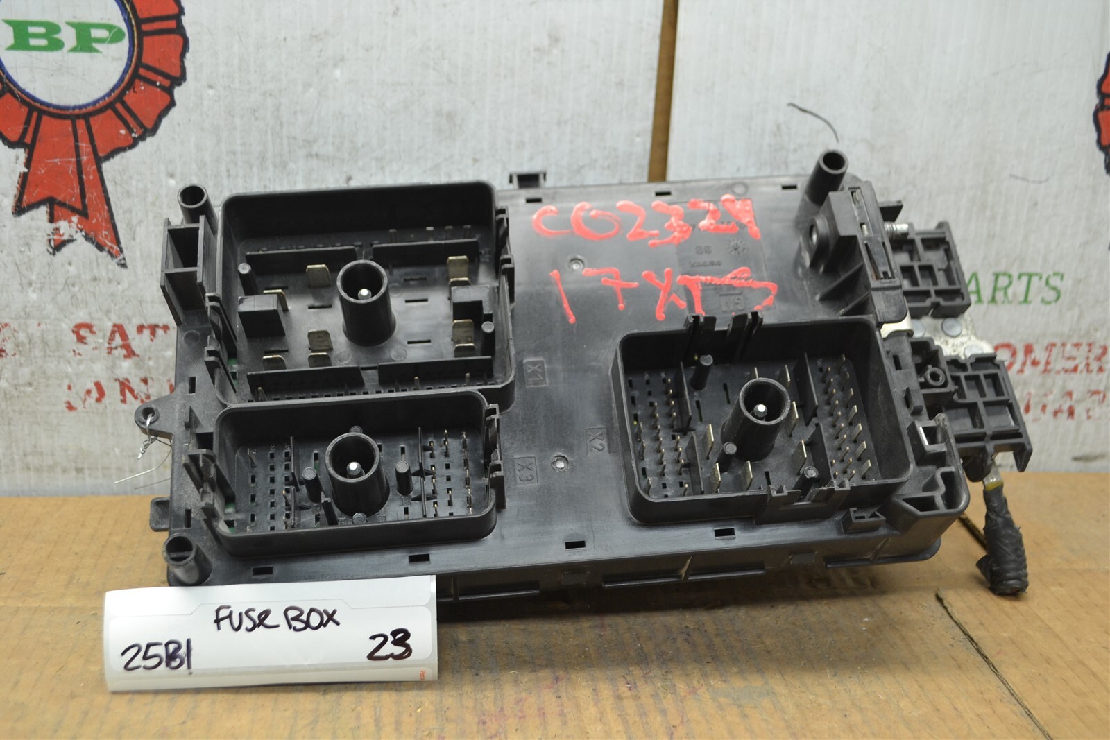 2015-17 Cadillac XTS Fuse Box Junction OEM 84049595 Module 23-25B1 - $63.69