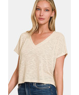 Zenana V-Neck Short Sleeve Crop T-Shirt - $420.37 MXN