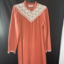 Dark Peach Long Sleeve Velour Zip Front House Coat with Lace Size M Vintage - $14.95