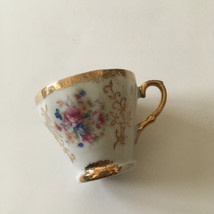 Vintage made in Japan teacup floral gold pattern small tea cup  - $368.50 MXN