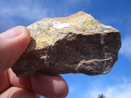 TYUYAMUNITE URANIUM ROCK 3.8 OZ 38,700. CPM  JURASSIC CANYON   $32.00 +$... - $32.00