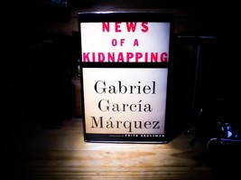 Gabriel García Márquez Vintage Book News of A Kidnapping 1st Edition 1997 Knopf - £17.98 GBP