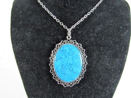 Vintage Cinerama Cranston RI Faux Turquoise Silver Tone Necklace   2” - €5,86 EUR