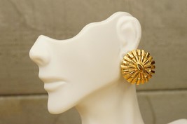 Vintage Costume Jewelry Crown Trifari Modernist Sunburst Goldtone Clip E... - £15.76 GBP