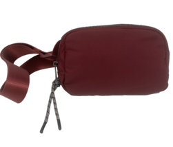 Everywhere Bag Fanny PAck/Belt Bag Burgundy NEW - $14.24