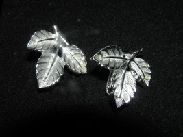Vintage Slightly Brushed Silvertone 3 Leaves Clip Earrings – one x one i... - $6.97