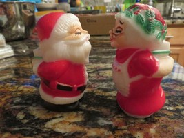 Vintage salt pepper shakers Set Jasco 1981 Kissing Santa Mrs Claus Chris... - $13.96