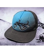Oakley Novelty Logo Trucker Hat Atomic Blue Snapback Motorsports Mens - $187.60 MXN