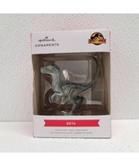 Hallmark 2022 Jurassic World Dominion Velociraptor Beta Christmas Ornament - $256.21 MXN