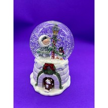 2006 Hallmark Frosty Friends Christmas Snowglobe Girl Penguin Husky Doghouse - £21.95 GBP